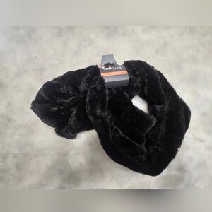 West Loop Infinity Black Faux Fur Soft Scarf